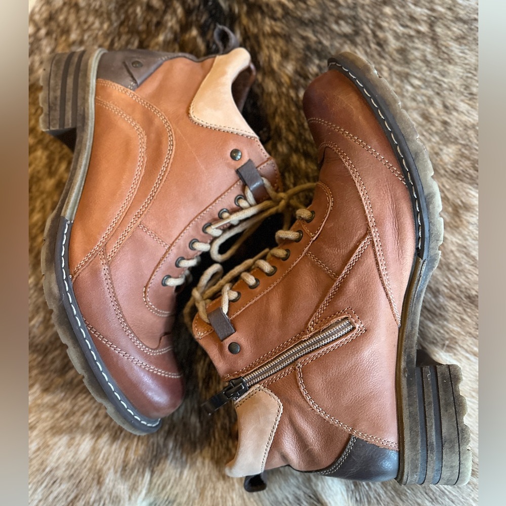 V-Italia Giovanne Italian leather boots women’s size 39 8.5 in brown Camel 1162